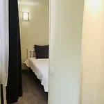 Apartamento Bigorra Centre Le Sanctuaire La Grotte , Parking