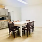 Bigorra Centre Le Sanctuaire La Grotte , Parking Apartamento *