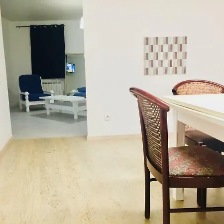 Bigorra Centre Le Sanctuaire La Grotte , Parking