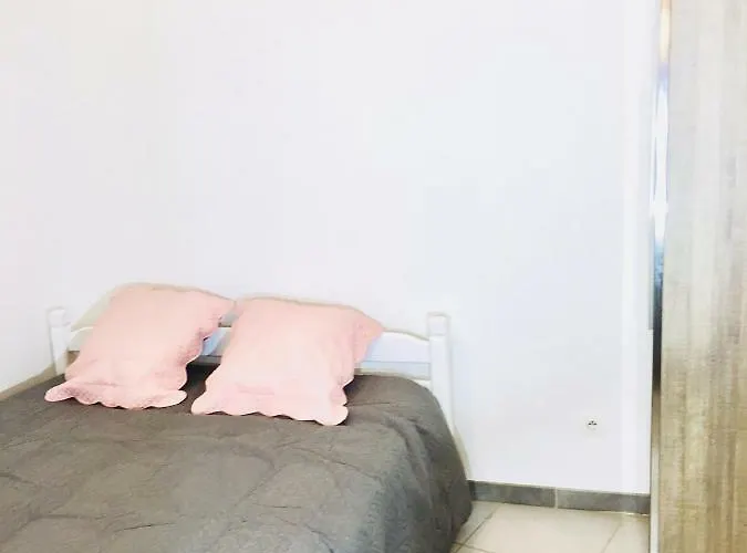 Bigorra Centre Le Sanctuaire La Grotte , Parking *