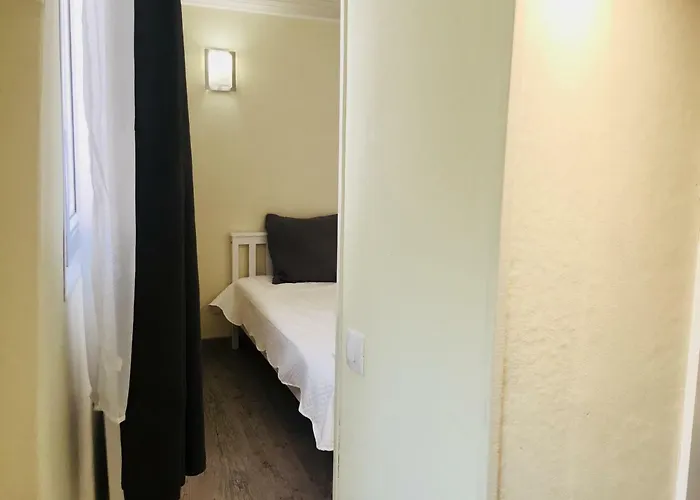 Appartement Bigorra Centre Le Sanctuaire La Grotte , Parking