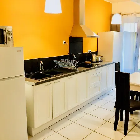 Bigorra Centre Le Sanctuaire La Grotte , Parking