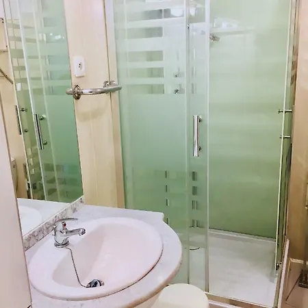 Bigorra Centre Le Sanctuaire La Grotte , Parking * 卢德