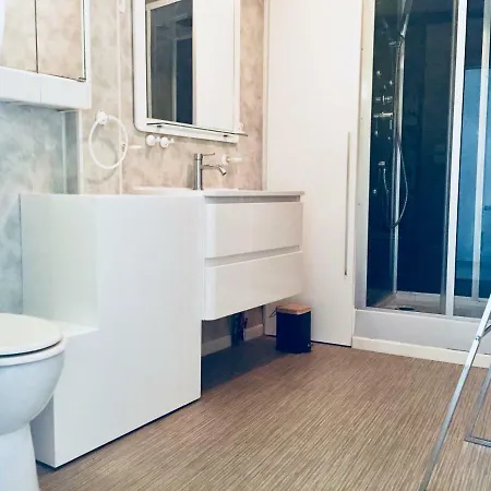 公寓 Bigorra Centre Le Sanctuaire La Grotte , Parking