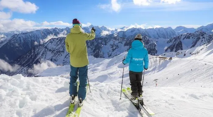 Bigorra Centre Le Sanctuaire La Grotte , Parking ルルド