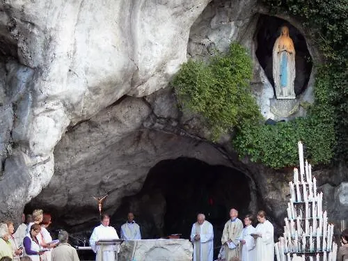 アパート Bigorra Centre Le Sanctuaire La Grotte , Parking ルルド