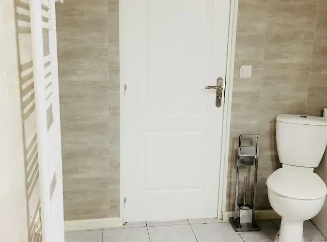 Bigorra Centre Le Sanctuaire La Grotte , Parking * ルルド