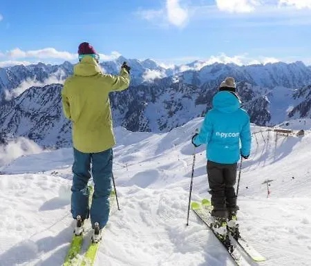 Bigorra Centre Le Sanctuaire La Grotte , Parking Лурд